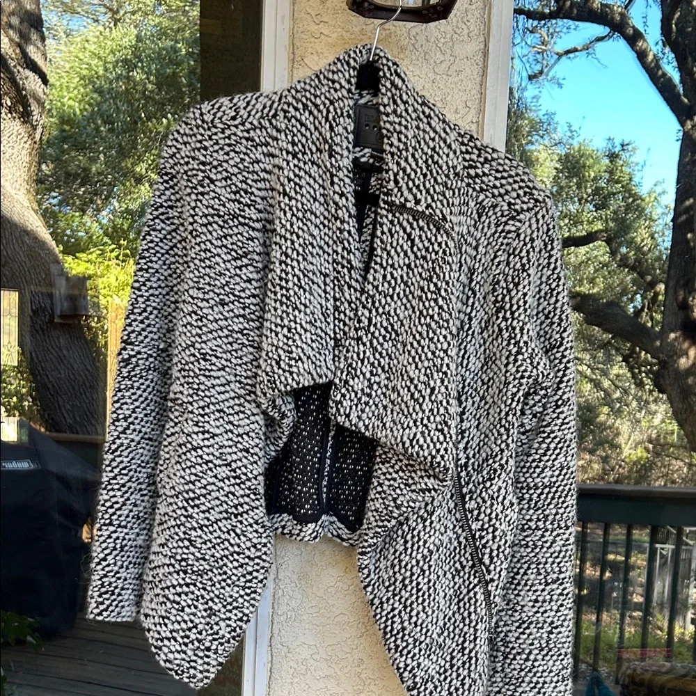 Blank NYC Black and White Teddy Jacket - Picture 1 of 6
